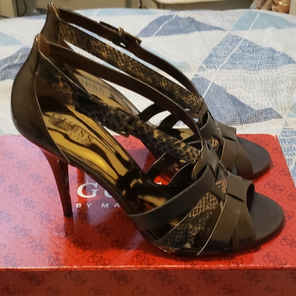 Guess Heels - Picture 2 of 8